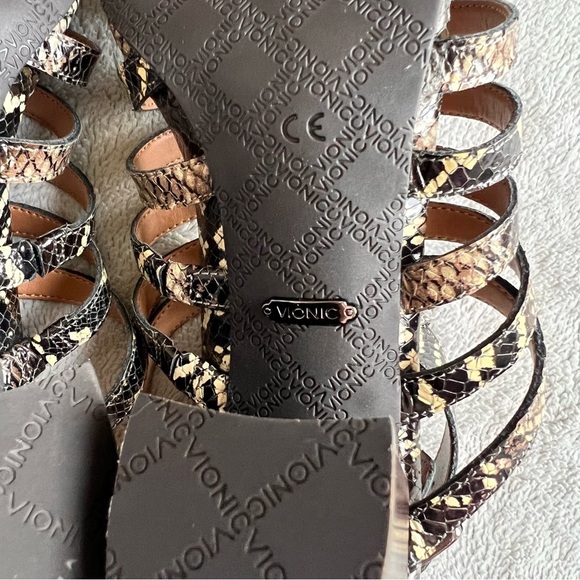 Vionic Sami Heeled Gladiator Ankle Strap Boa Snake Print Leather Sandal Sz 9.5 - Picture 8 of 13